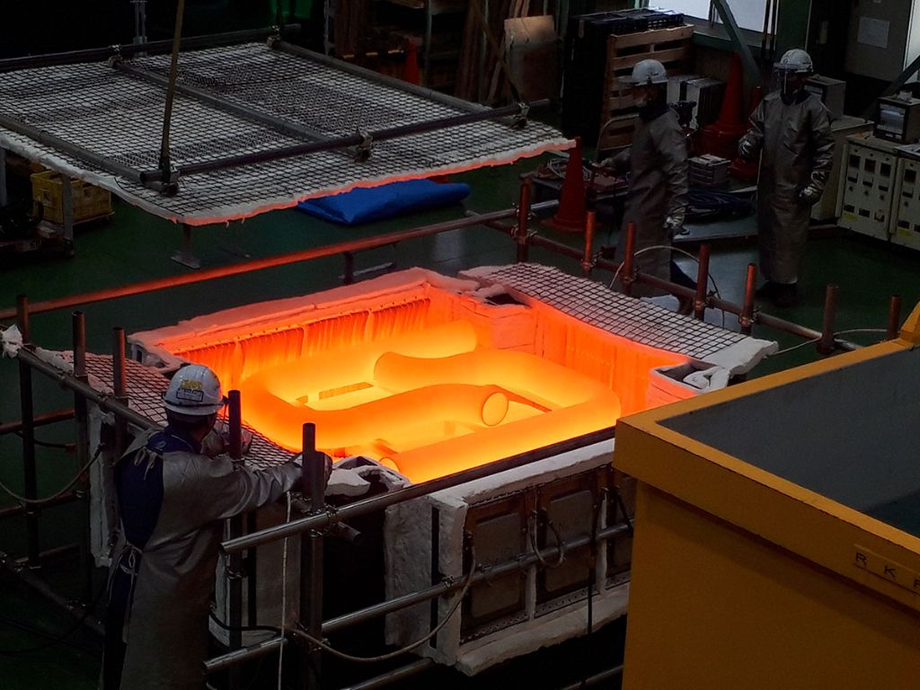 熱処理作業の現場