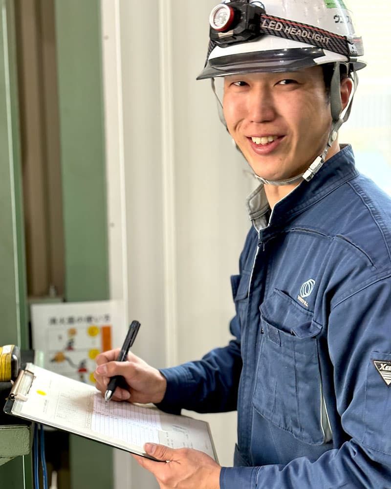 作業中の森上さん