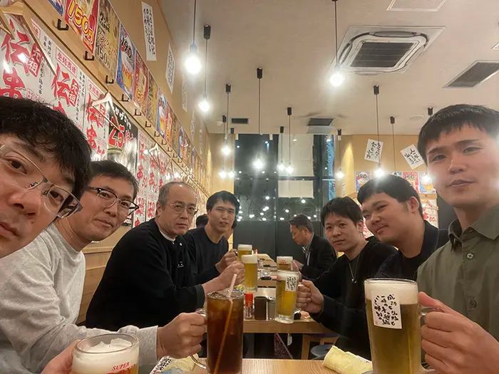 仲間と様々な現場へ